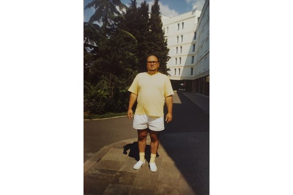 Дамян Дамянов в станцията на Министерския съвет на Слънчев бряг през 1995 г. 

СНИМКА: 
ЛИЧЕН АРХИВ 
НА ДАМЯН ДАМЯНОВ