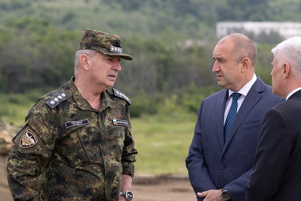 Президентът Румен Радев посети учебен полигон „Ново село“ СНИМКИ: Пресцентър на президенството
