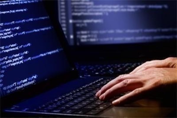 Профили в мрежата предлагат услуги от името на задържания хакер "Емил Кюлев"