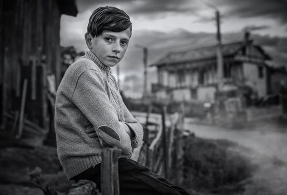 Малкият Юсуф е втората снимка от раздел "Хора", с която Карамазов кандидатства / Снимки: Владо Карамазов