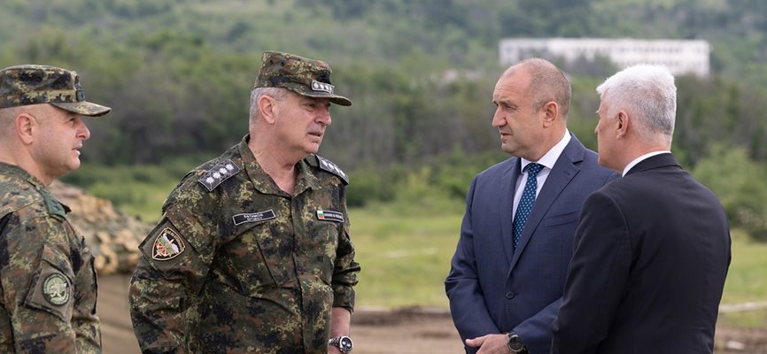 Президентът Румен Радев посети учебен полигон „Ново село“ СНИМКИ: Пресцентър на президенството