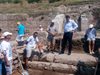 Римско корите на чешма с 3 лъвски глави откриха край храма на Ванга