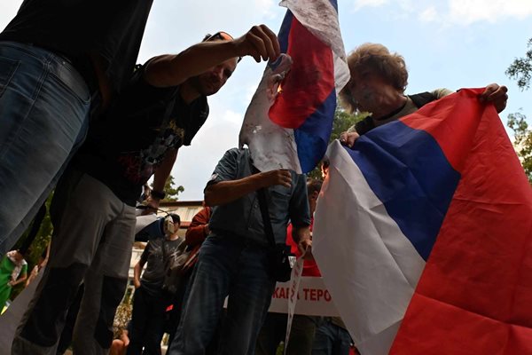 Mass burning of Russian flags in Sofia