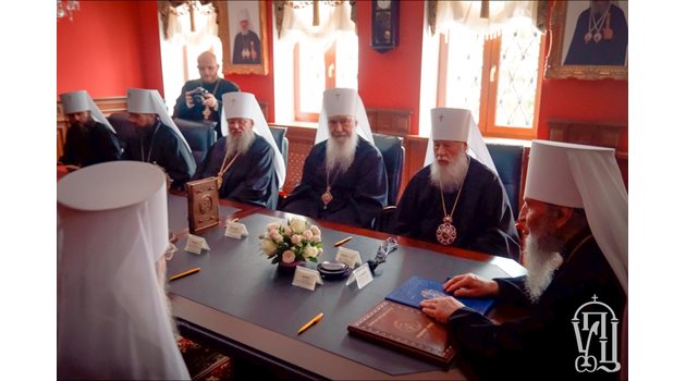 Светият синод на Ураинската православна църква
СНИМКИ: ОФИЦИАЛЕН САЙТ НА УКРАИНСКАТА ПРАВОСЛАВНА ЦЪРКВА