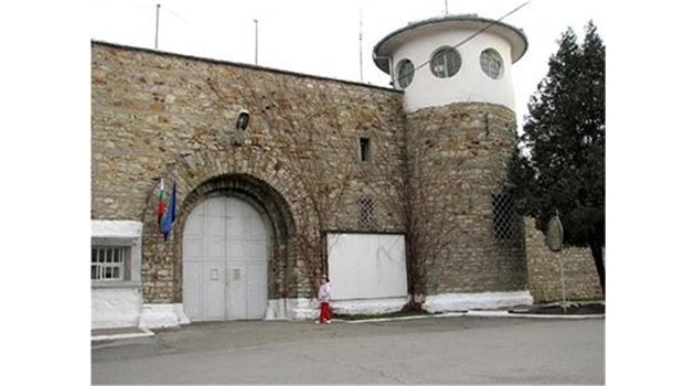 70 политически затворници копаят тунел цяла година, бягат само четирима
