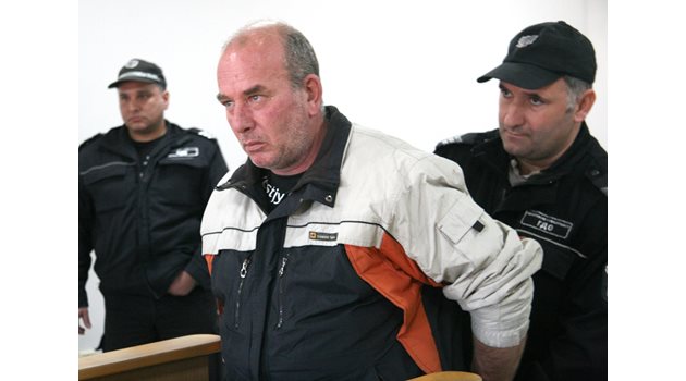 Районният съд в Пловдив остави Стефан Рабаджиев в ареста.