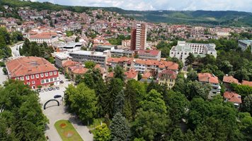 Червените в Търново срещу опитите на Нинова да блокира смяната на върха в БСП
