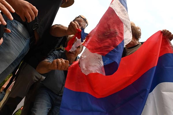 Mass burning of Russian flags in Sofia