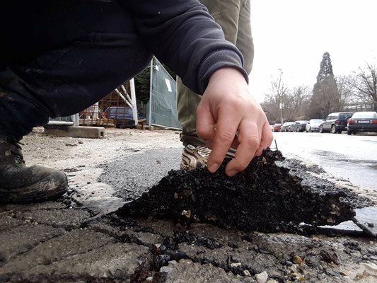 Дупки зейват отново след спешен ремонт