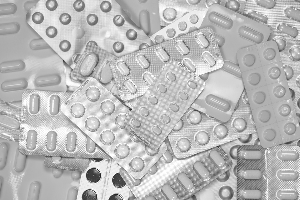 Смърков: Необходими са промени, за да се стимулира откриването на аптеки в малките общини