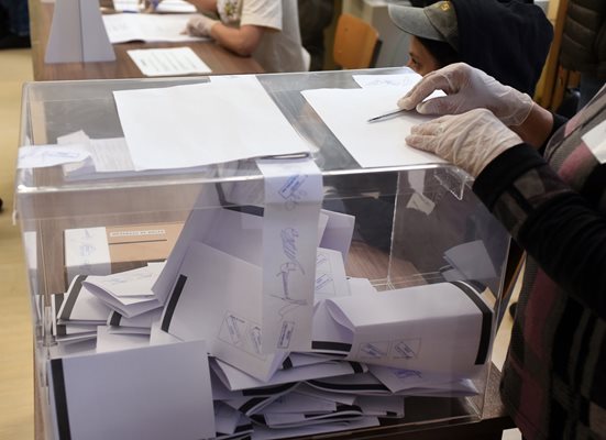 49 на 49 гласа на балотажа и нови избори за кмет в село Искрица, община Гълъбово