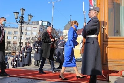 Съпругата на президента на
 19 януари 2022 г.

СНИМКИ: РУМЯНА  ТОНЕВА 