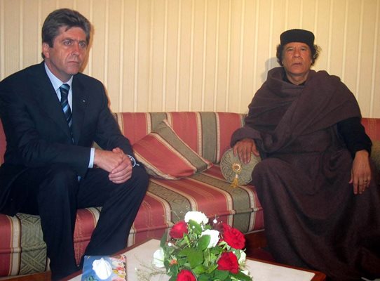 Президентът Георги Първанов през май 2005 г. на преговори с Кадафи за медицинските сестри