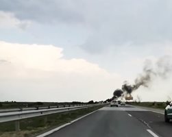 Задържан е водачът на самозапалилия се джип, превозвал нелегални мигранти от Сирия на автомагистрала „Тракия“ край Пазарджик.