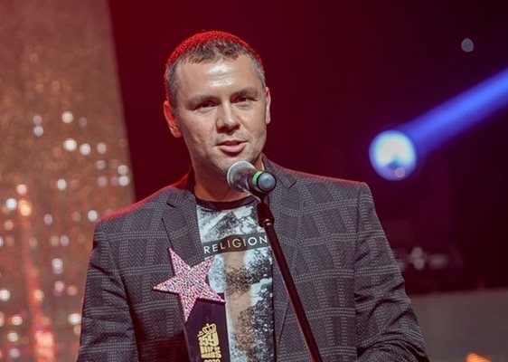 Хазарта бил лицемерен 