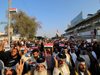 Хиляди протестираха в Ирак срещу ударите по Сирия, гориха американски знамена