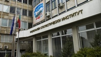 И войната не срина BG икономиката, но БНБ предрича спад в средата на 2023 година (Графика, обзор)