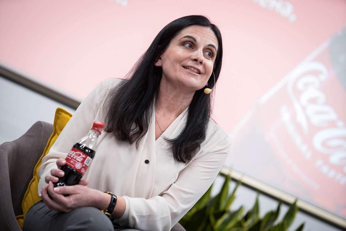 Милена Завалова: Новите прикрепени капачки на Coca-Cola следват европейското законодателство с грижа за природата