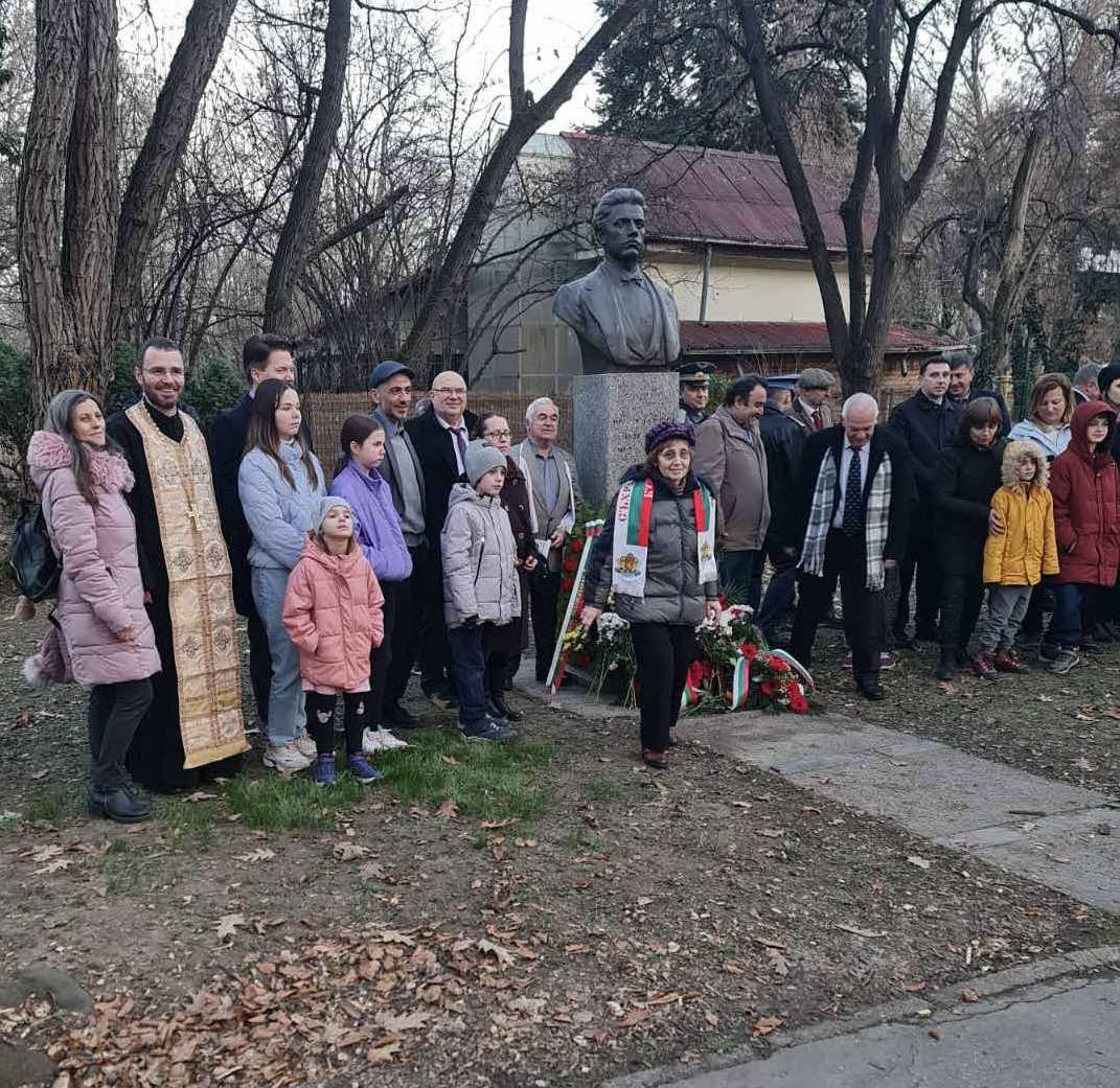 Заместник-кметът на Русе почете паметта на Васил Левски в Букурещ