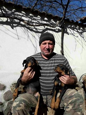 Тарторът на ловците в Нови хан Стоян Велинов: Глигани дебнат "Биг брадър"