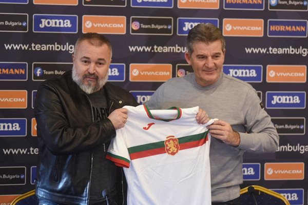 Ясен Петров бе официално представен като селекционер на националите от Емил Костадинов.