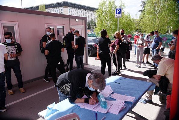Над 11 853 ваксини са поставени в мобилните имунизационни пунктове в София през уикендите през лятото 
СНИМКА: ВЕЛИСЛАВ НИКОЛОВ