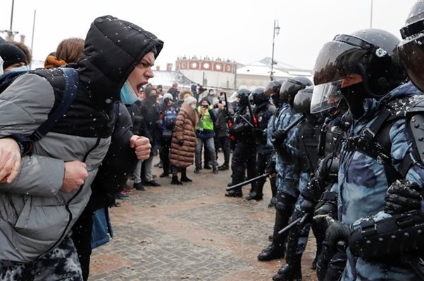 Кадър от протести в Русия СНИМКА: Ройтерс