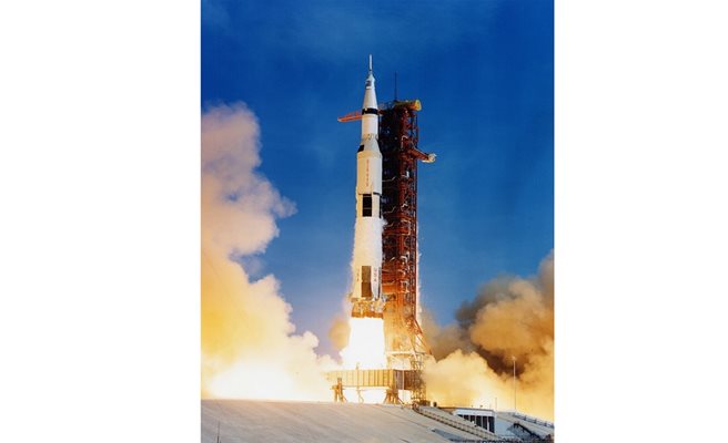 Корабът "Аполо 11"