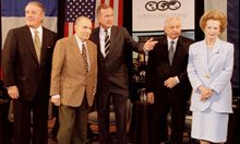 Властелините на света обещават на Горбачов, че НАТО няма да застрашава СССР
