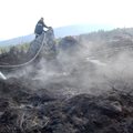 Пожарникари гасят останалите огнища на Витошко лале.
СНИМКИ: ГЕРГАНА ВУТОВА