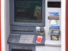 Двама маскирани като Тръмп ограбиха банкомати в цял Пиемонт