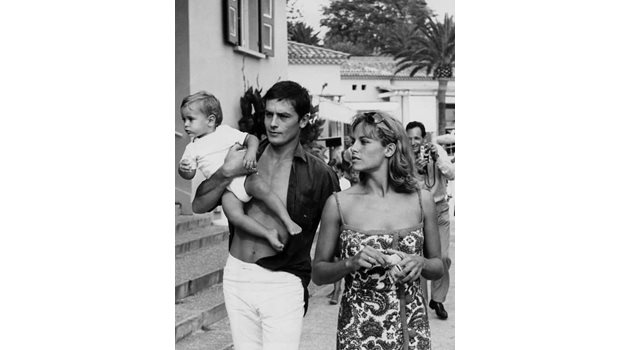 Ален и Натали Делон със сина си Антони, 1965 г. Снимка: Личен архив/ Фейсбук