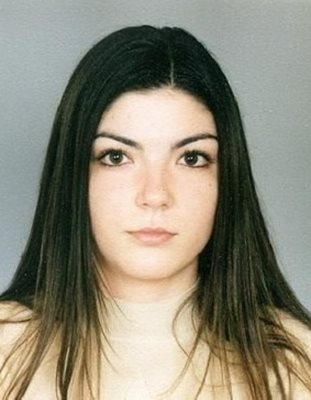 Деси изчезва на 22 юли 2002 г.