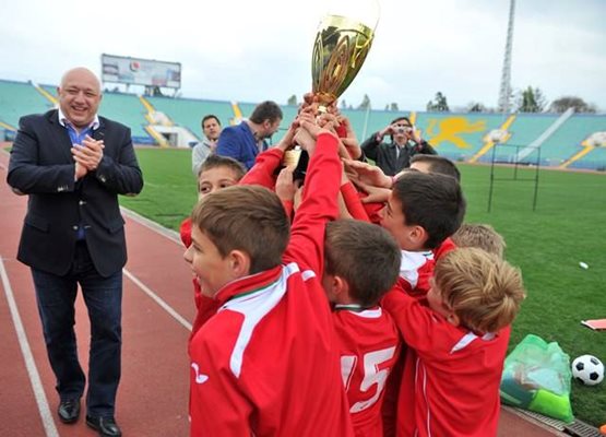 Красен Кралев е патрон на семейния спортен празник по повод Международния ден на бащата.