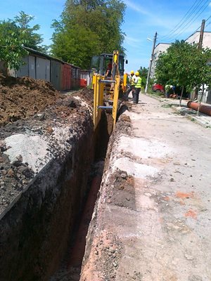 Благодарение на ВиК проектите по оперативната програма много населени места у нас ще рехабилитират градските си водопроводи.

СНИМКА: “24 ЧАСА”