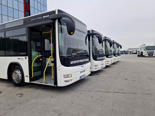 Новите автобуси са доставени и скоро ще тръгнат по линиите 4 и 10 в Пловдив.