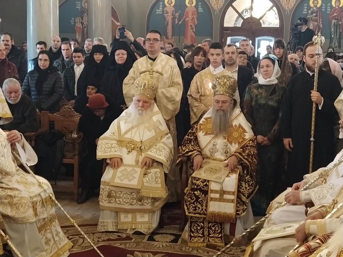 За първи път! Дядо Николай служи в Пловдив със северномакедонски митрополити (Снимки)