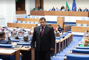 Николай Марков и депутатите от "Величие" искат извинение от Ивелин Михайлов