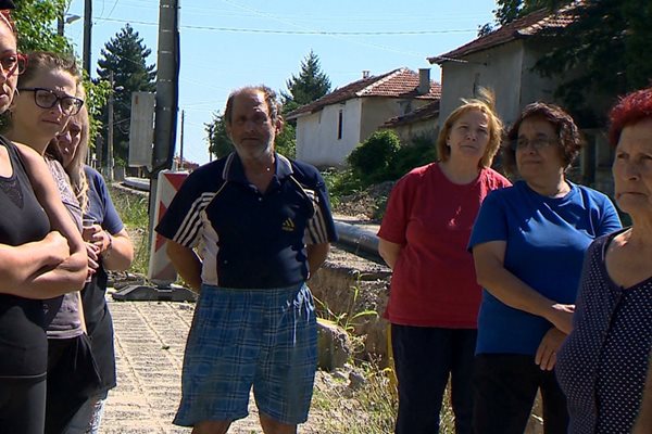 Жители на Козаново излизат на протест.