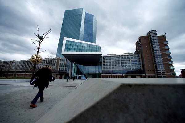 ЕЦБ може да повиши водещата си лихва с още 75 базисни пункта през октомври