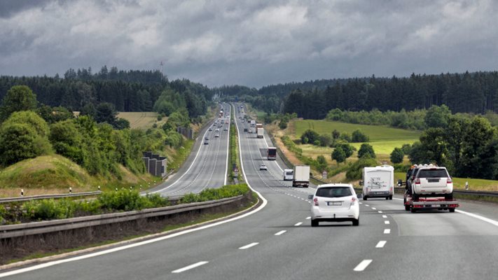 Свалят със закон скоростта на магистралите в България до 130 км/ч
