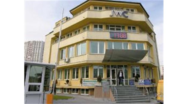 ПОРЪЧКИ: Офисът на Капелен в София приема поръчката за доставка на бланки и корици за новите документи.
