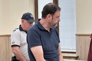 Фалшив "социален служител" и "полицай" обра двама възрастни в Пловдив