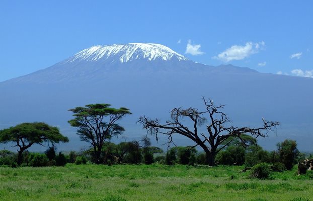Връх Килиманджаро ще бъде снабден с интернет връзка до края на годината.