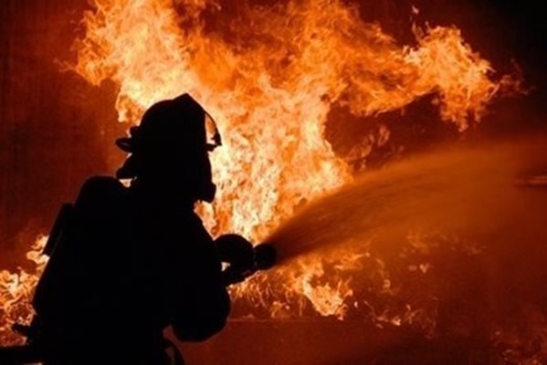 Възрастна жена почина при пожар във Варненско