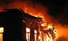 Майка и син се задушиха и изгоряха при пожар в дома им