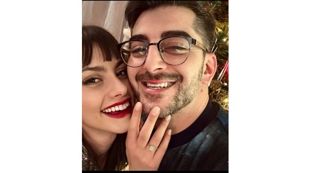 Ивелина Чоева и Сашо Кадиев показват годежния пръстен