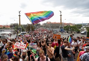 Гей парадът в Прага снимки Ройтерс