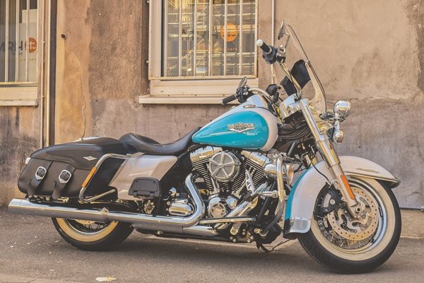 Мотоциклетът Harley-Davidson на Елвис Пресли отива на търг