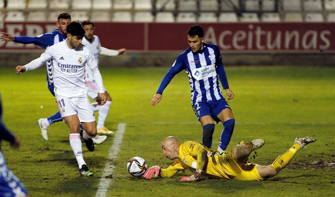 Хосе Хуан Фигерас от "Алкояно" направи 10 спасявания срещу "Реал"
